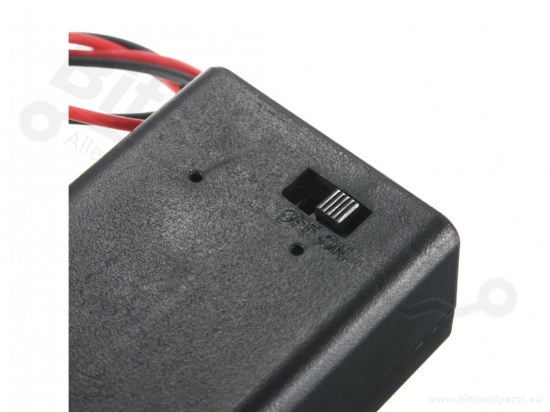 Battery holder for 9V block battery with switch/lid